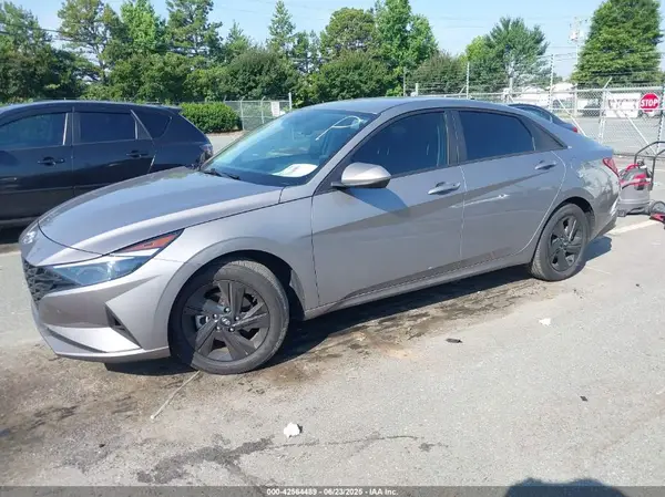 KMHLM4AG0PU632452 2023 HYUNDAI ELANTRA - Image 2