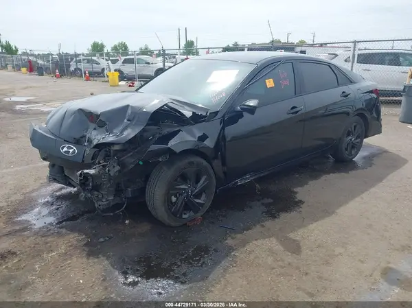 KMHLM4AG1MU065762 2021 HYUNDAI ELANTRA - Image 2