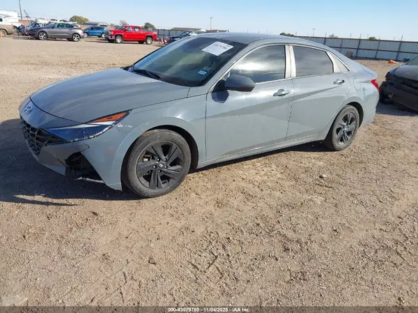 KMHLM4AG1MU065938 2021 HYUNDAI ELANTRA - Image 2