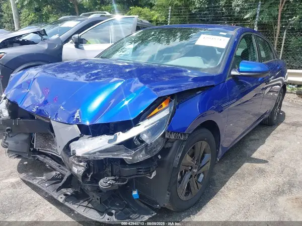 KMHLM4AG1MU121313 2021 HYUNDAI ELANTRA - Image 2