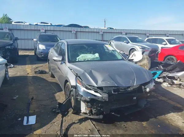 KMHLM4AG1MU140346 2021 HYUNDAI ELANTRA - Image 1