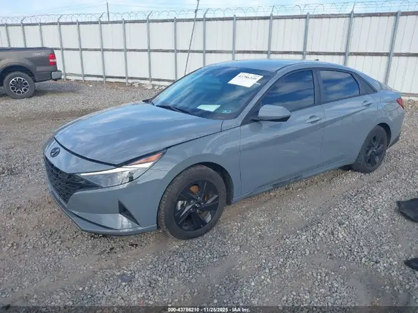 KMHLM4AG1MU176375 2021 HYUNDAI ELANTRA - Image 2