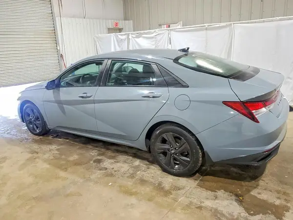 KMHLM4AG1NU224524 2022 HYUNDAI ELANTRA - Image 2