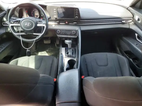 KMHLM4AG1NU240612 2022 HYUNDAI ELANTRA - Image 8