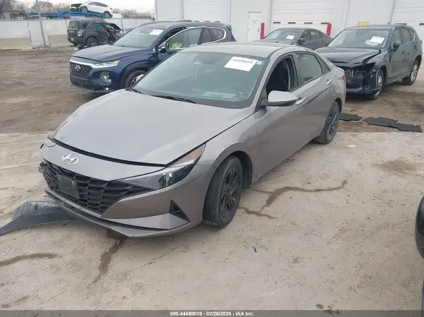 KMHLM4AG1NU242974 2022 HYUNDAI ELANTRA - Image 2