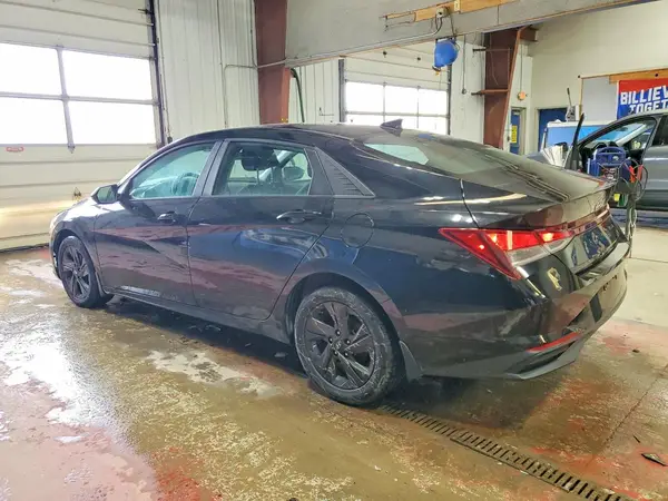 KMHLM4AG1NU246782 2022 HYUNDAI ELANTRA - Image 2