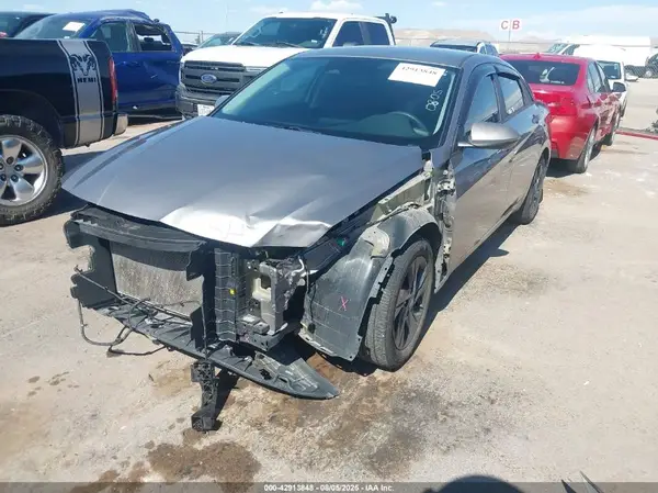 KMHLM4AG1NU253375 2022 HYUNDAI ELANTRA - Image 2