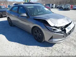 KMHLM4AG1NU260942 2022 HYUNDAI ELANTRA