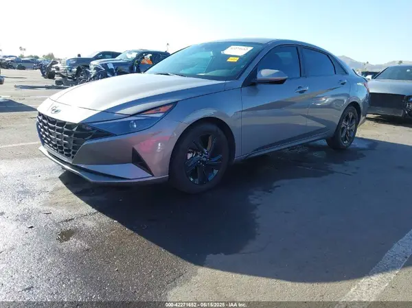 KMHLM4AG1NU292659 2022 HYUNDAI ELANTRA - Image 2