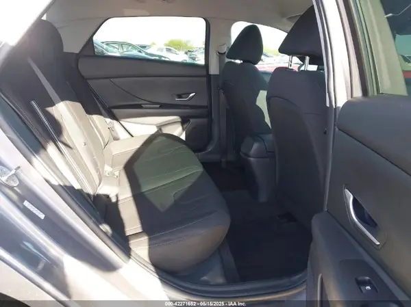 KMHLM4AG1NU292659 2022 HYUNDAI ELANTRA - Image 8