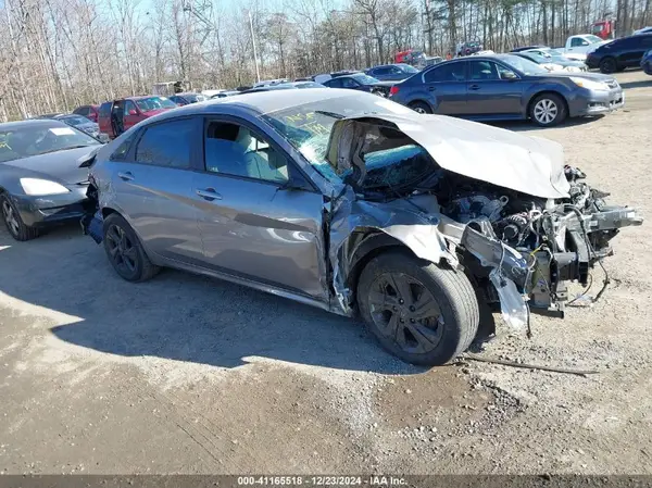 KMHLM4AG1NU294895 2022 HYUNDAI ELANTRA - Image 1