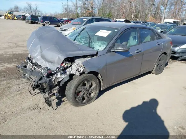 KMHLM4AG1NU294895 2022 HYUNDAI ELANTRA - Image 2