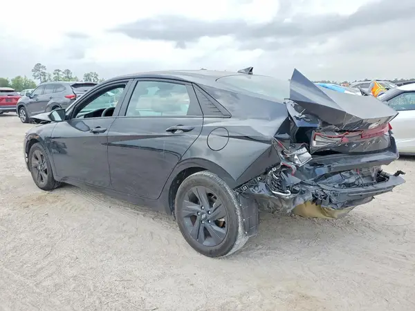 KMHLM4AG1NU298686 2022 HYUNDAI ELANTRA - Image 2