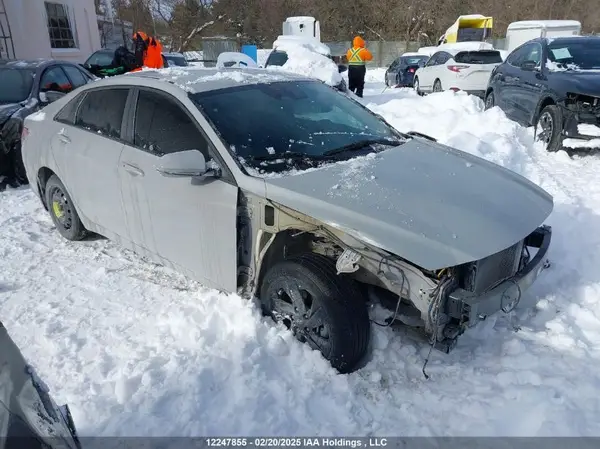 KMHLM4AG1NU306835 2022 HYUNDAI ELANTRA - Image 1