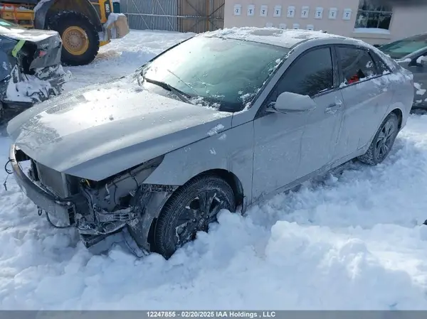KMHLM4AG1NU306835 2022 HYUNDAI ELANTRA - Image 2