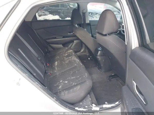 KMHLM4AG1NU306835 2022 HYUNDAI ELANTRA - Image 8