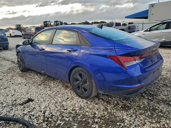 KMHLM4AG1NU310769 2022 HYUNDAI ELANTRA - Image 2