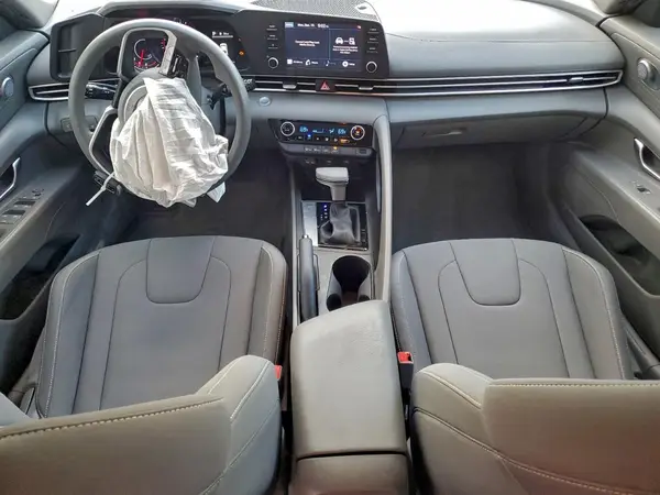 KMHLM4AG1NU310769 2022 HYUNDAI ELANTRA - Image 8