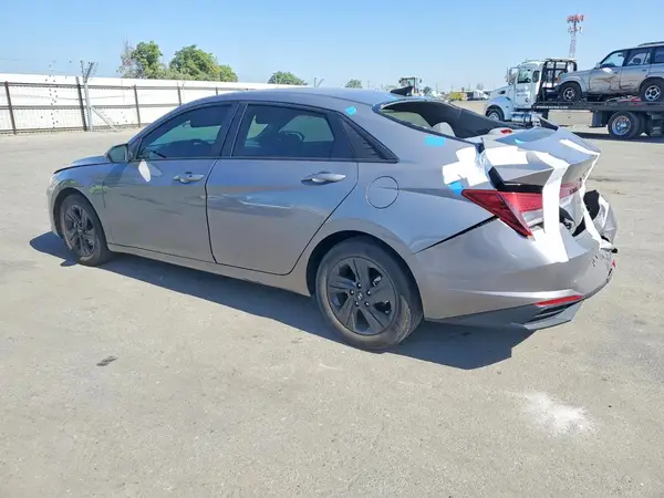 KMHLM4AG1NU312487 2022 HYUNDAI ELANTRA - Image 2