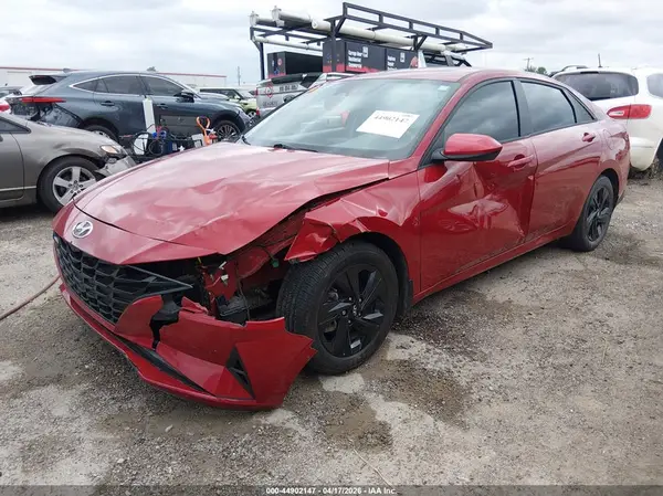 KMHLM4AG1NU317835 2022 HYUNDAI ELANTRA - Image 2