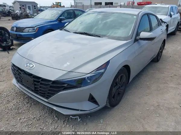 KMHLM4AG1NU321142 2022 HYUNDAI ELANTRA - Image 2
