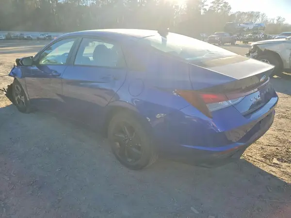 KMHLM4AG1NU322114 2022 HYUNDAI ELANTRA - Image 2