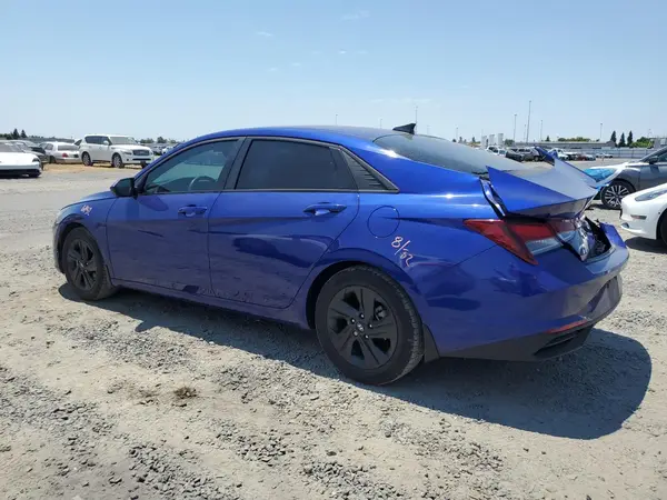 KMHLM4AG1NU323182 2022 HYUNDAI ELANTRA - Image 2