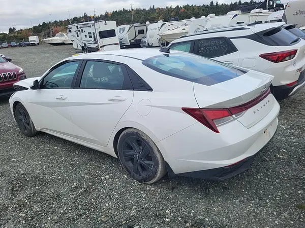 KMHLM4AG1NU324428 2022 HYUNDAI ELANTRA - Image 2