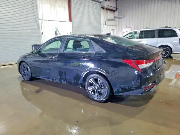 KMHLM4AG1NU328558 2022 HYUNDAI ELANTRA - Image 2