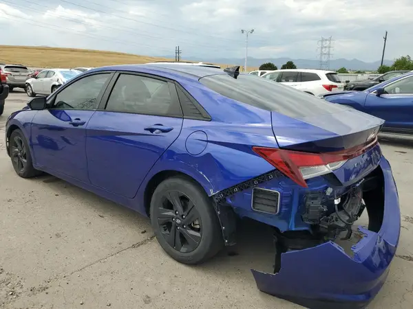 KMHLM4AG1NU331105 2022 HYUNDAI ELANTRA - Image 2