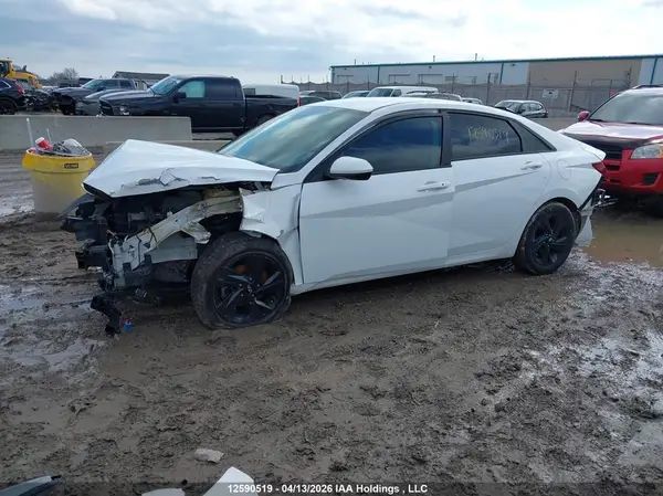 KMHLM4AG1NU350849 2022 HYUNDAI ELANTRA - Image 2