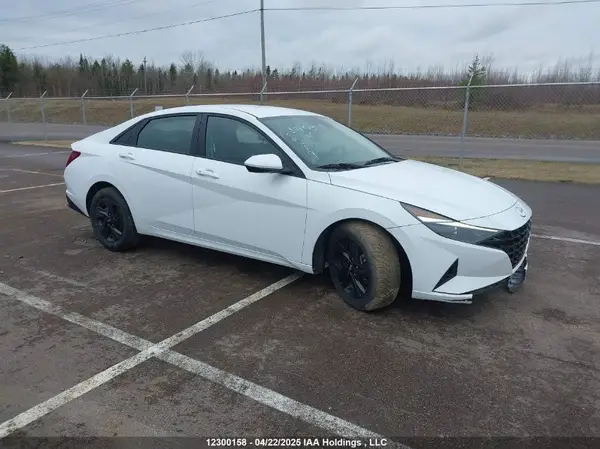 KMHLM4AG1NU354075 2022 HYUNDAI ELANTRA - Image 1