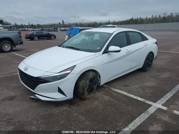 KMHLM4AG1NU354075 2022 HYUNDAI ELANTRA - Image 2