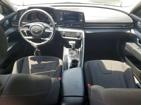 KMHLM4AG1NU354738 2022 HYUNDAI ELANTRA - Image 8