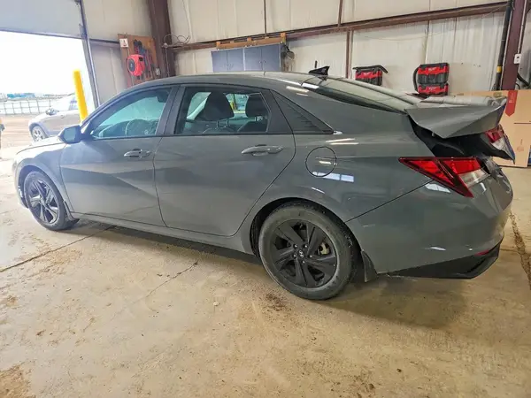 KMHLM4AG1NU354836 2022 HYUNDAI ELANTRA - Image 2