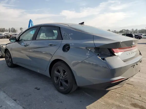 KMHLM4AG1NU355663 2022 HYUNDAI ELANTRA - Image 2