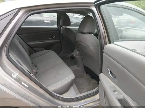 KMHLM4AG1NU357428 2022 HYUNDAI ELANTRA - Image 8