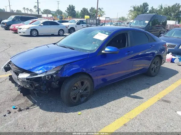 KMHLM4AG1NU365156 2022 HYUNDAI ELANTRA - Image 2
