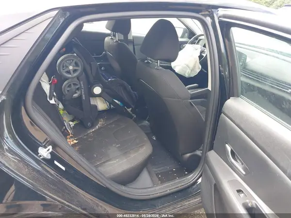 KMHLM4AG1NU365271 2022 HYUNDAI ELANTRA - Image 8