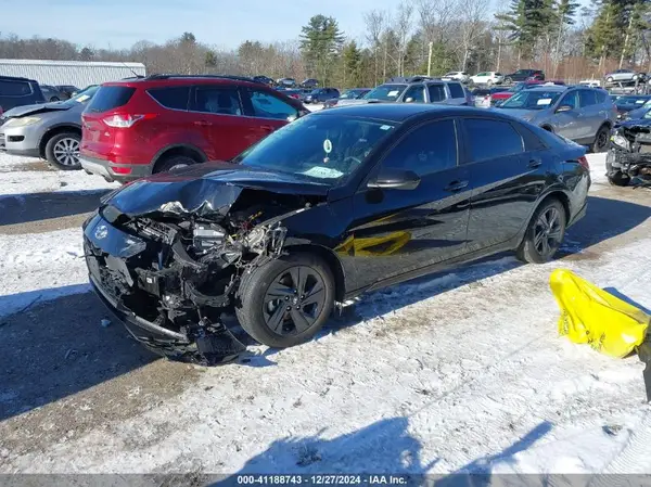 KMHLM4AG1PU372322 2023 HYUNDAI ELANTRA - Image 2