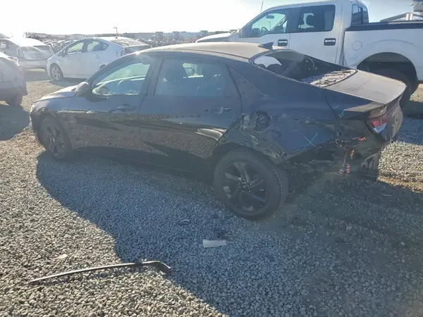 KMHLM4AG1PU372739 2023 HYUNDAI ELANTRA - Image 2