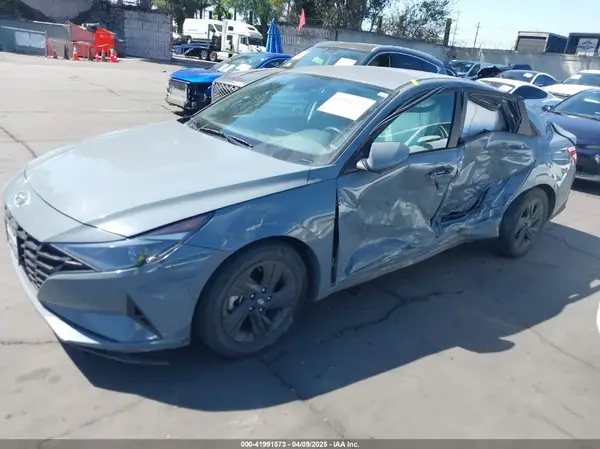KMHLM4AG1PU374541 2023 HYUNDAI ELANTRA - Image 2