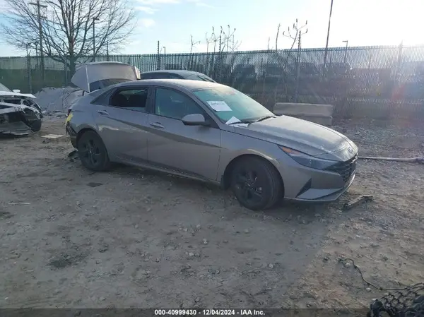 KMHLM4AG1PU375155 2023 HYUNDAI ELANTRA - Image 1