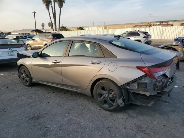 KMHLM4AG1PU390822 2023 HYUNDAI ELANTRA - Image 2