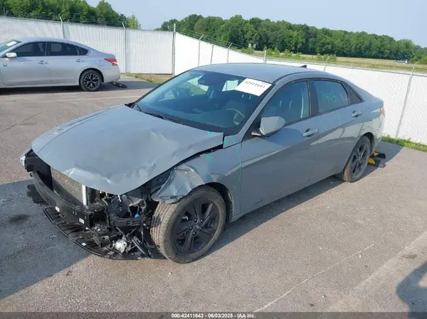 KMHLM4AG1PU414732 2023 HYUNDAI ELANTRA - Image 2