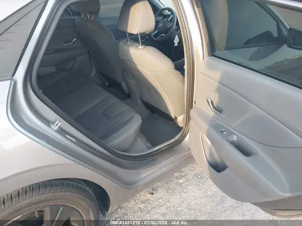 KMHLM4AG1PU414942 2023 HYUNDAI ELANTRA - Image 8