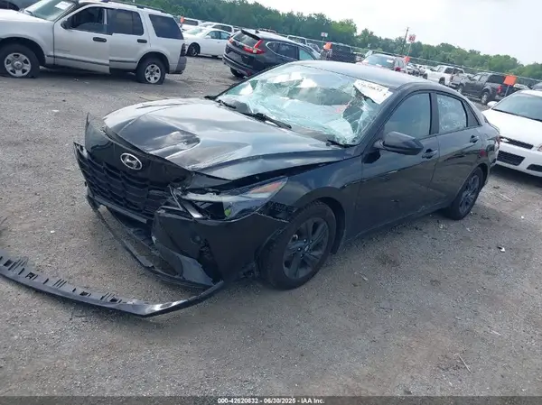 KMHLM4AG1PU434978 2023 HYUNDAI ELANTRA - Image 2