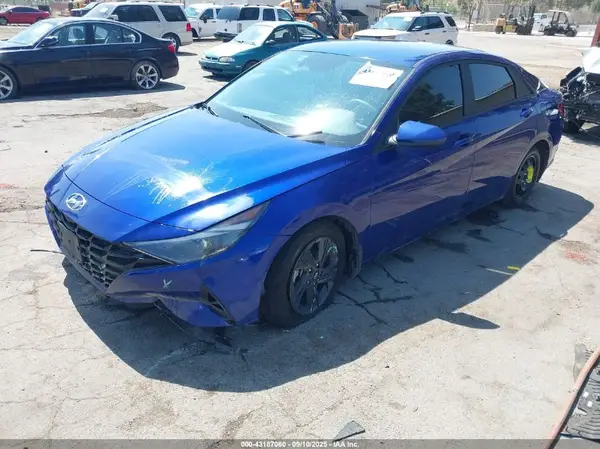 KMHLM4AG1PU438058 2023 HYUNDAI ELANTRA - Image 2