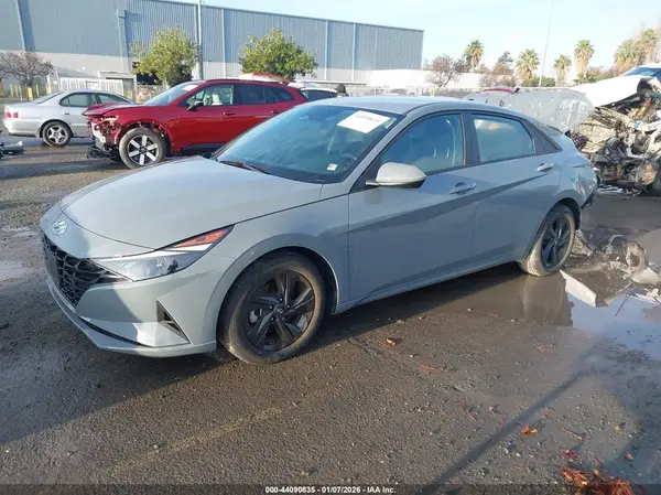 KMHLM4AG1PU438822 2023 HYUNDAI ELANTRA - Image 2