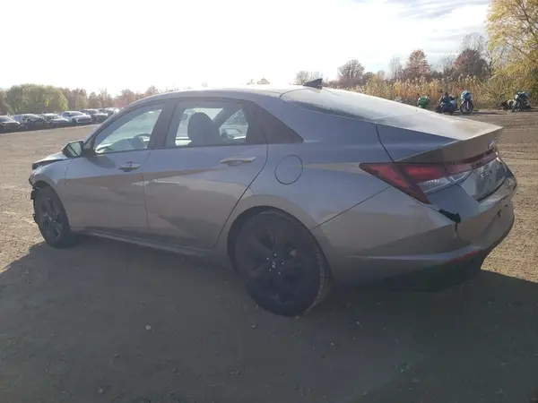 KMHLM4AG1PU439498 2023 HYUNDAI ELANTRA - Image 2